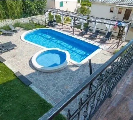 Apartment Leona Lopar