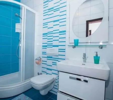 Apartment Leona *